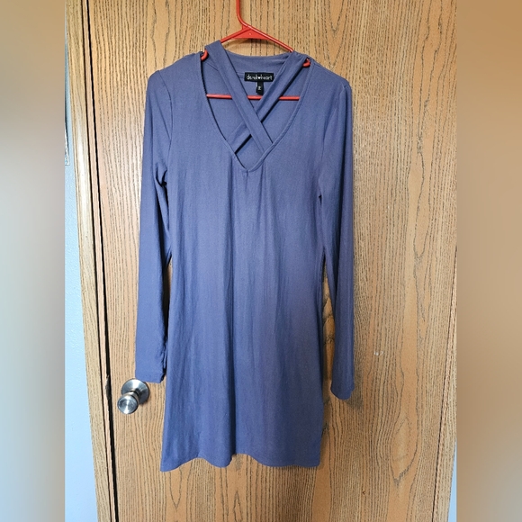 Derek Heart Dresses & Skirts - Derek heart long sleeve cutout dress